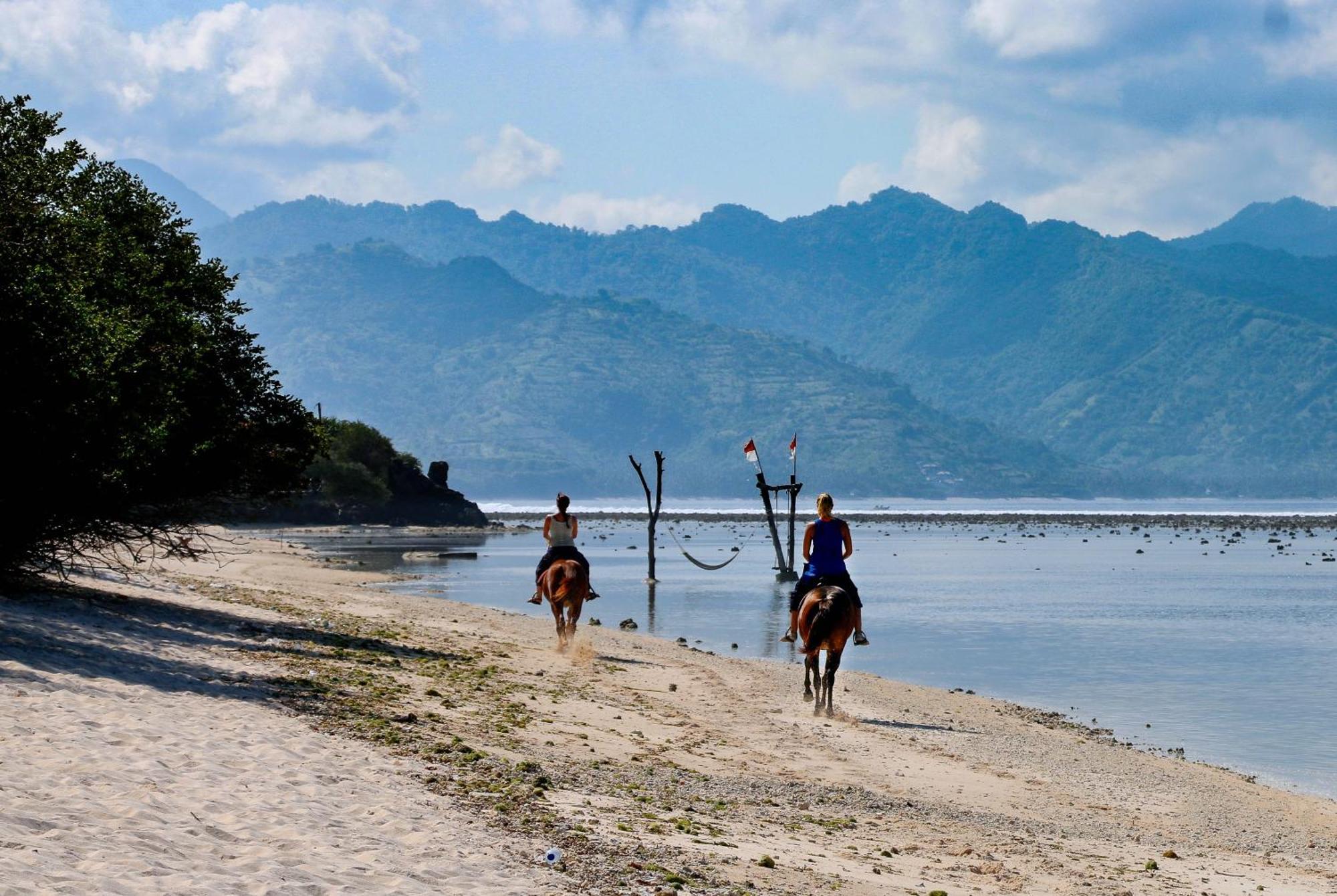 Kokomo Resort Gili Trawangan Esterno foto