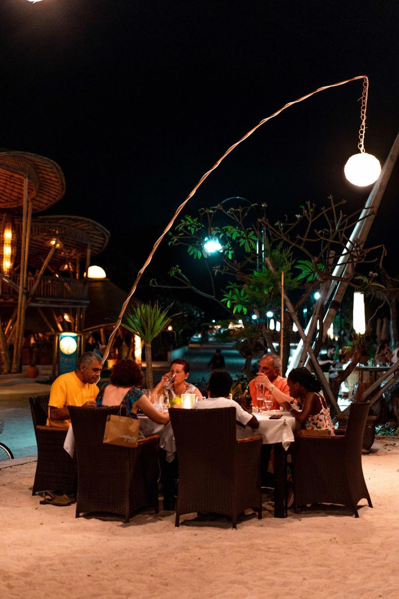 Kokomo Resort Gili Trawangan Esterno foto