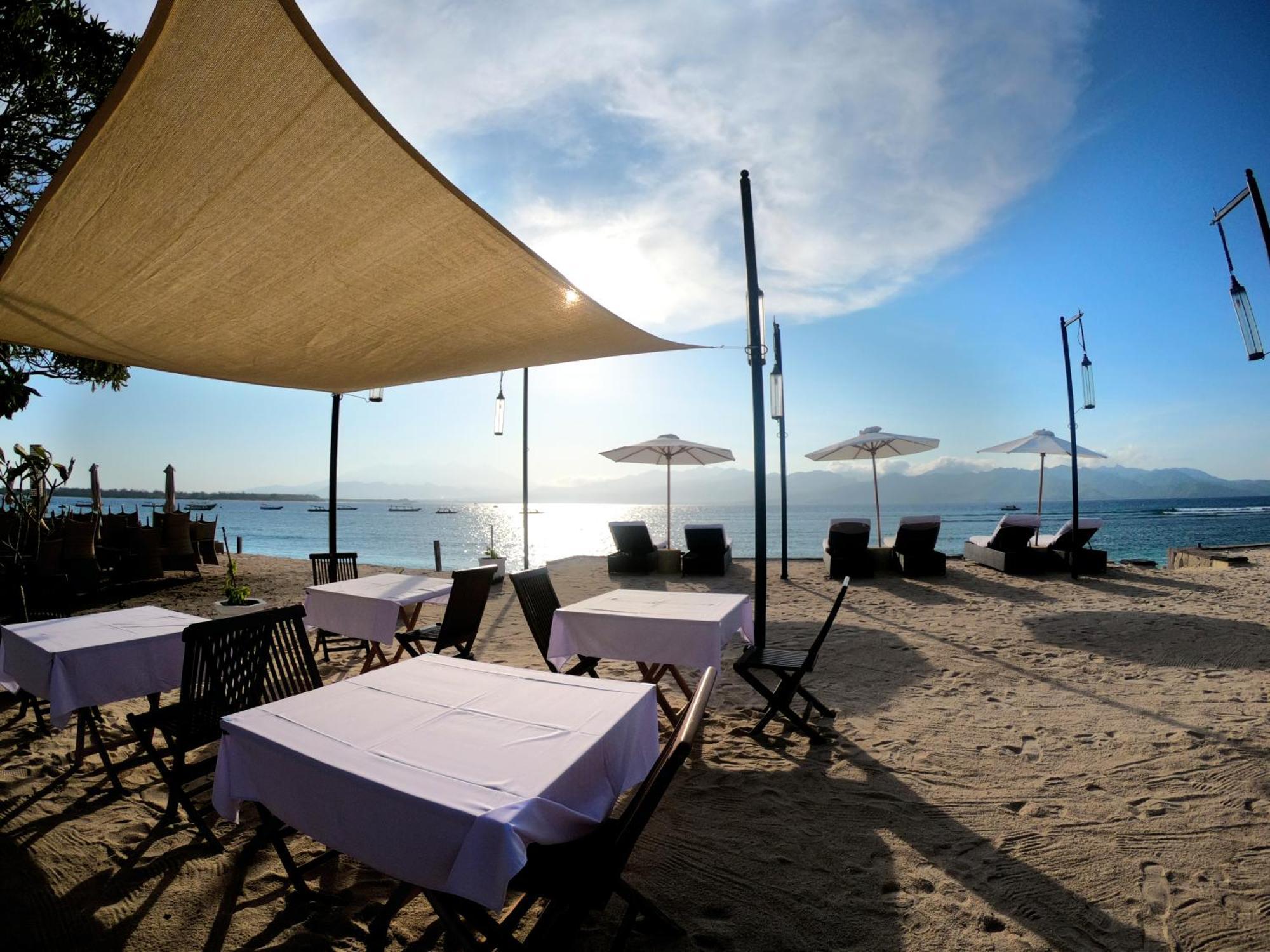 Kokomo Resort Gili Trawangan Esterno foto